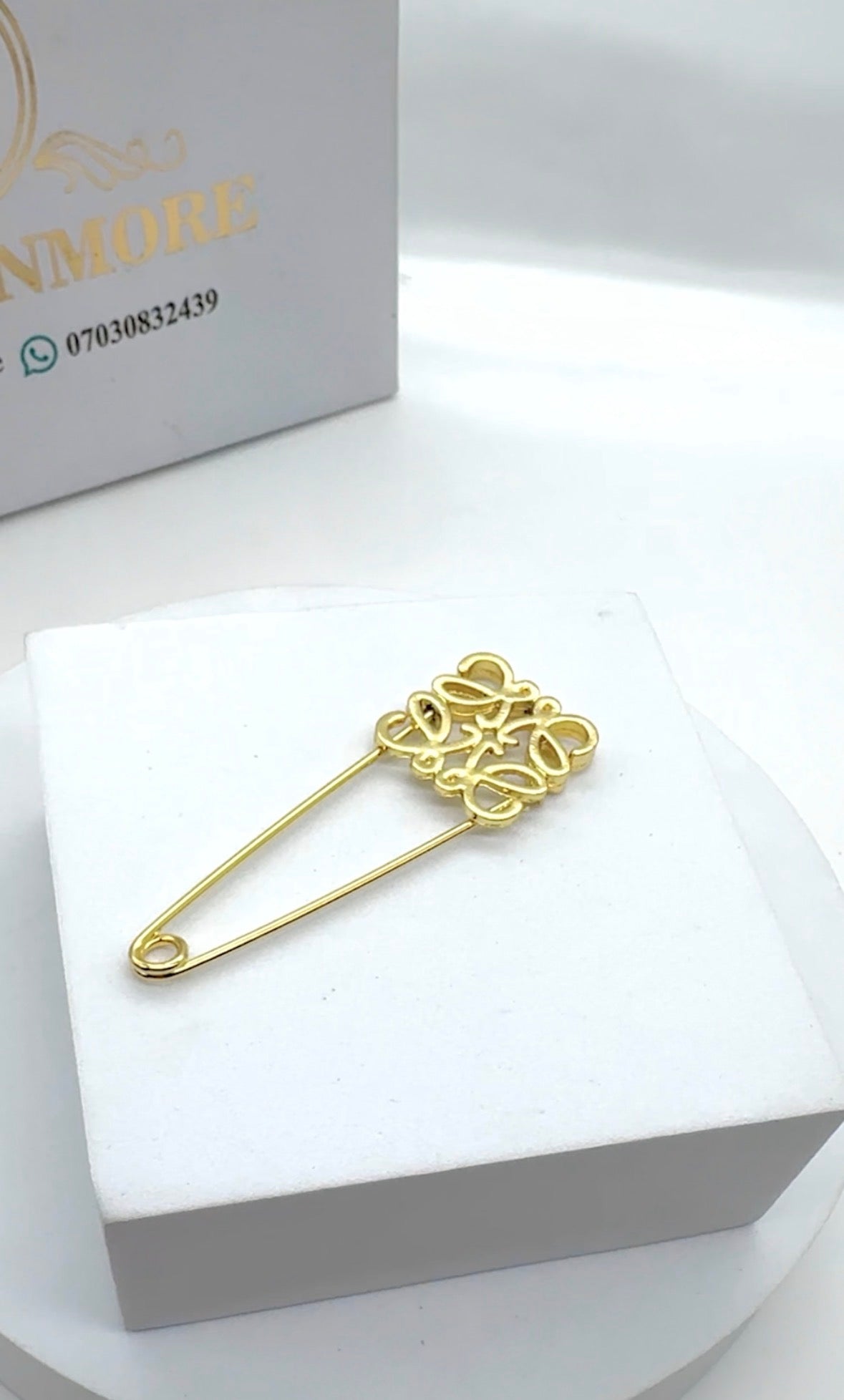 BROOCH 8011
