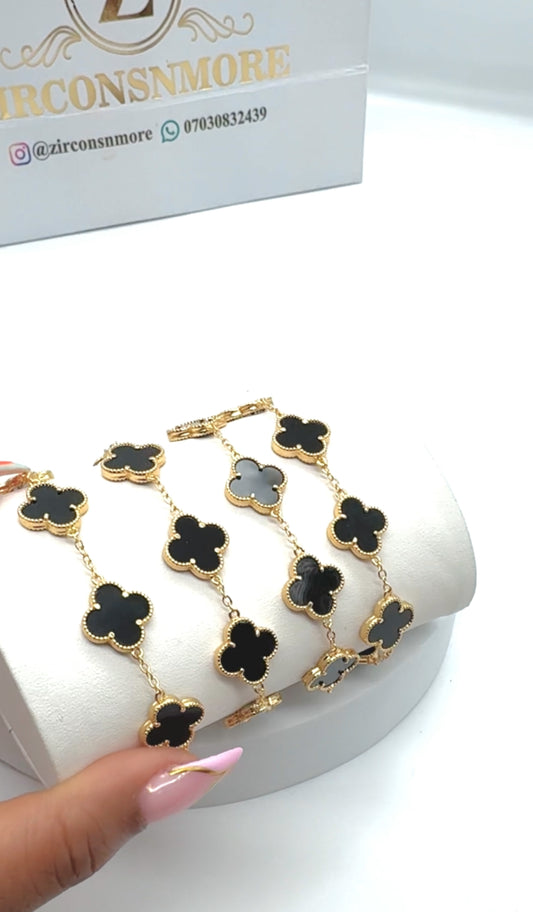 BRACELET 2004
