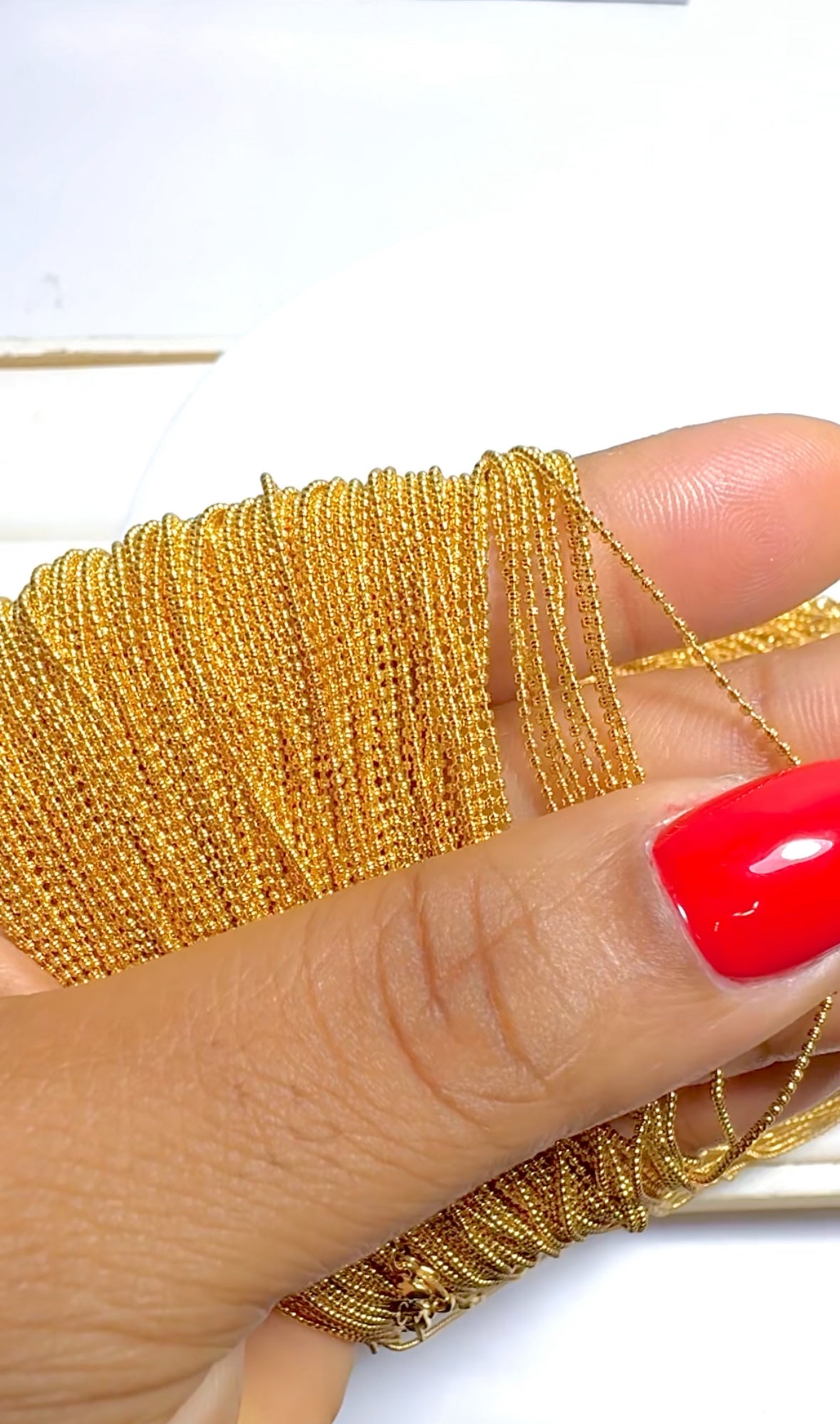 TINY GOLD CHAIN